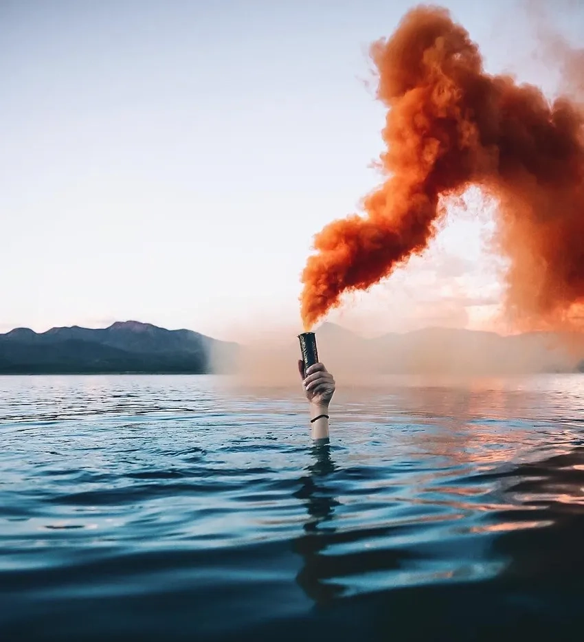 Hình khói nghệ thuật sống động làm nổi bật không gian