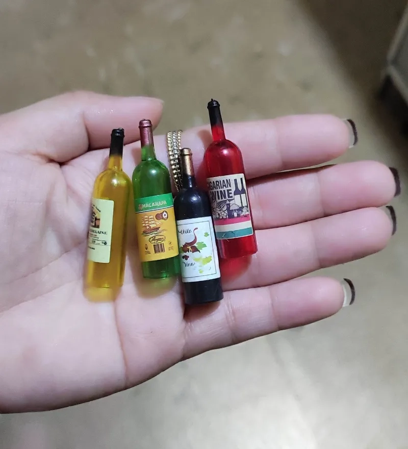 Trang trí đẹp mắt với chai rượu tí hon decor