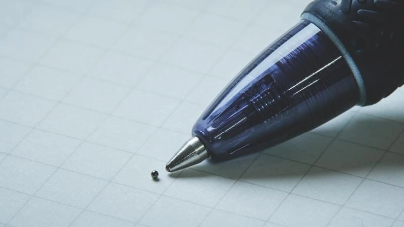 Thế giới vi mô đầu bút bi mở ra góc nhìn kỳ thú