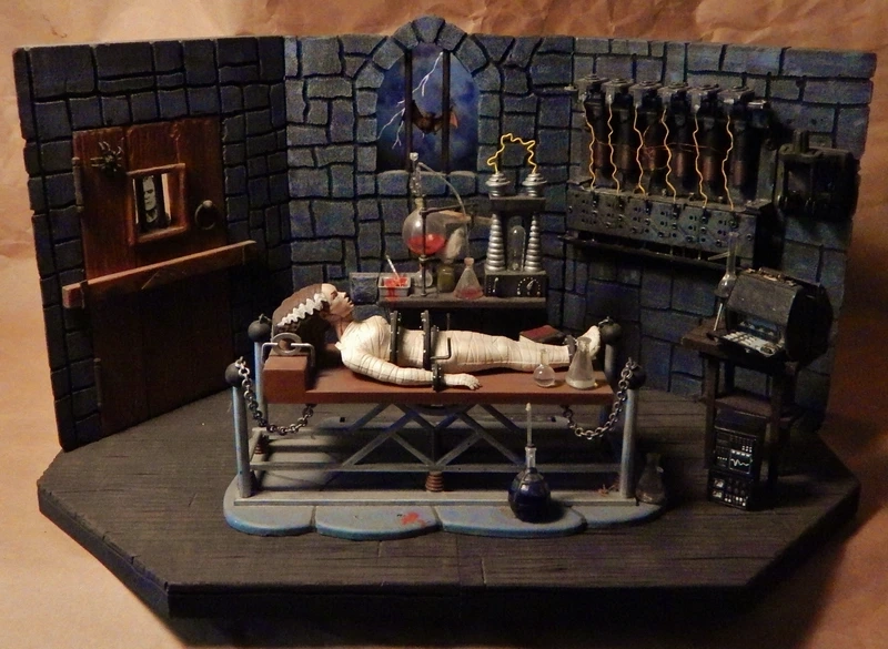 Khám phá vẻ rùng rợn của diorama kinh dị mini