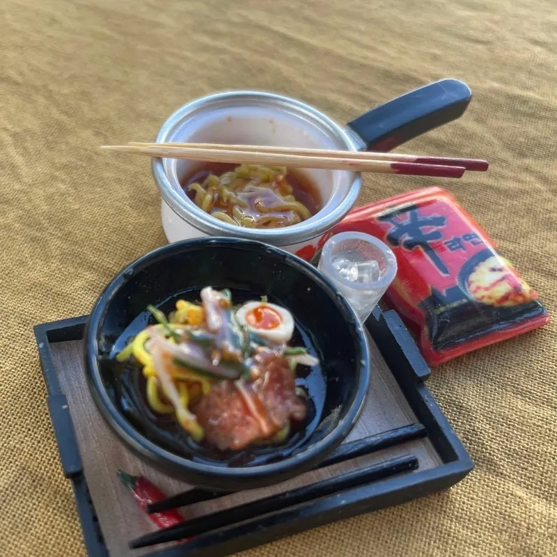 Làm mì tôm mini là gì?