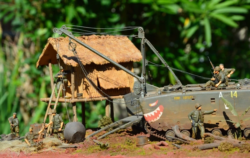 Tưởng nhớ anh hùng qua mô hình chiến tranh mini bộ đội