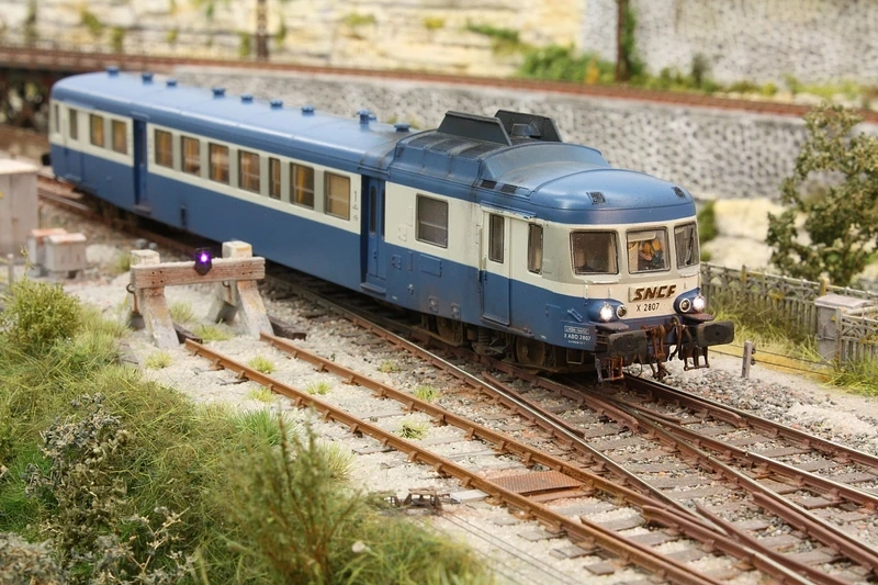 Hiện đại và sống động mô hình xe lửa mini hiện đại