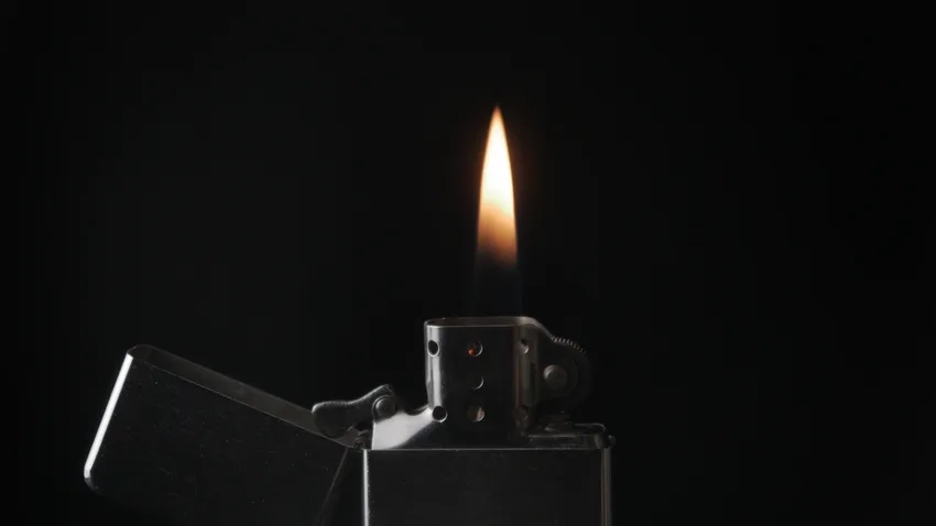 Tia lửa bật lửa nghệ thuật tạo hiệu ứng độc đáo