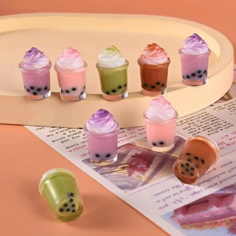 Trang trí bàn đẹp mắt với trà sữa mini nhỏ xinh