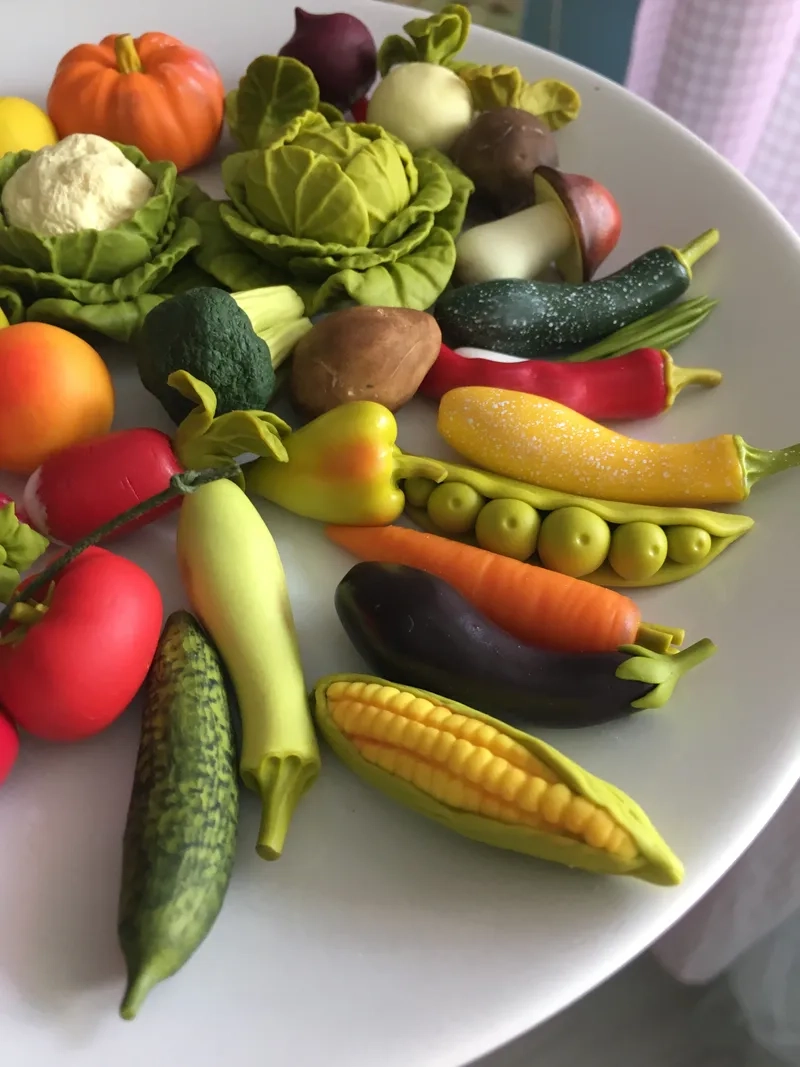 Biến tấu nghệ thuật với nặn hoa quả nhỏ xinh