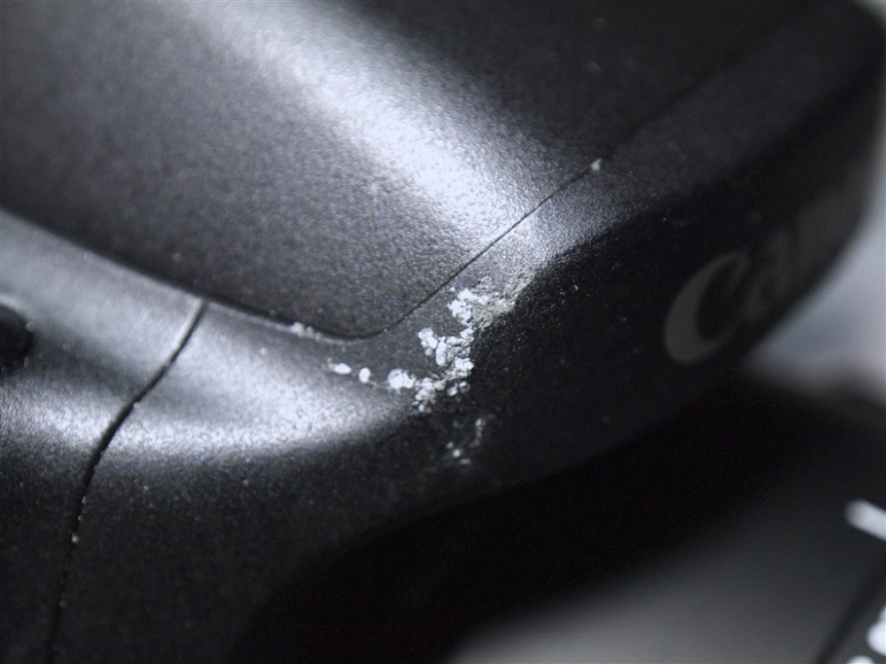 Vết xước kim loại hé lộ dấu thời gian thầm lặng