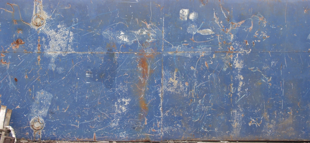 Vết xước trên bề mặt mạ thu hút từng ánh nhìn