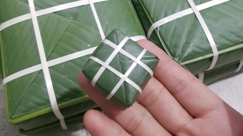 Bánh chưng tí hon mini phù hợp trang trí ngày xuân