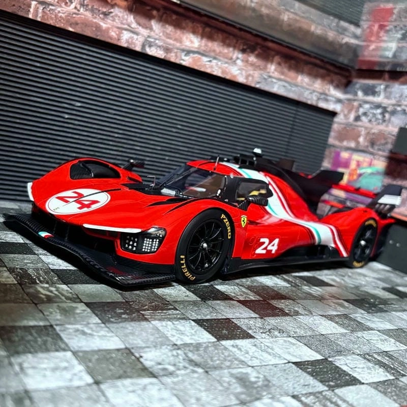 Mô hình siêu xe 1:18 mở cửa chi tiết sống động